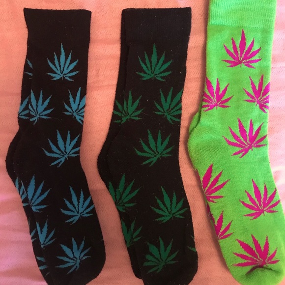 Pot Leaf Socks from Green Dragon dispensary - Picture 1 of 5